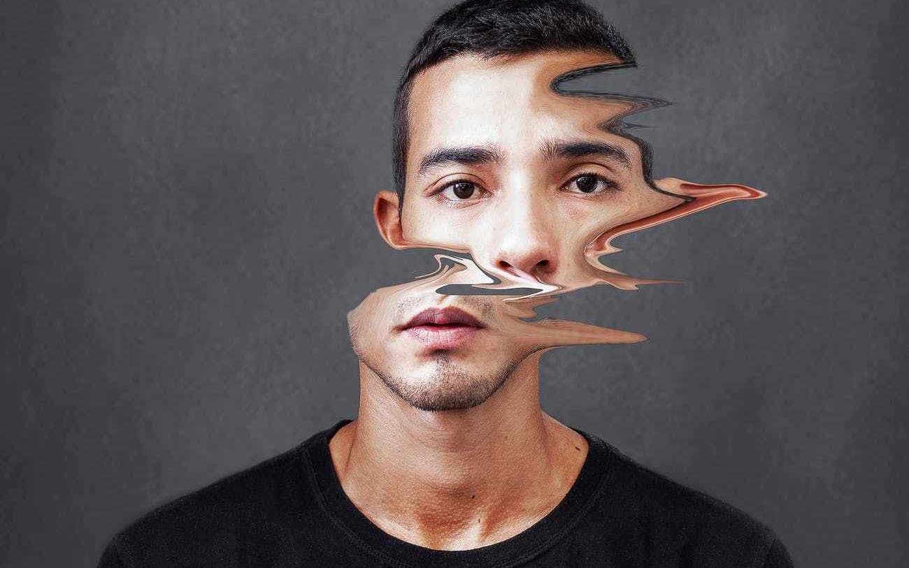 man wearing black shirt